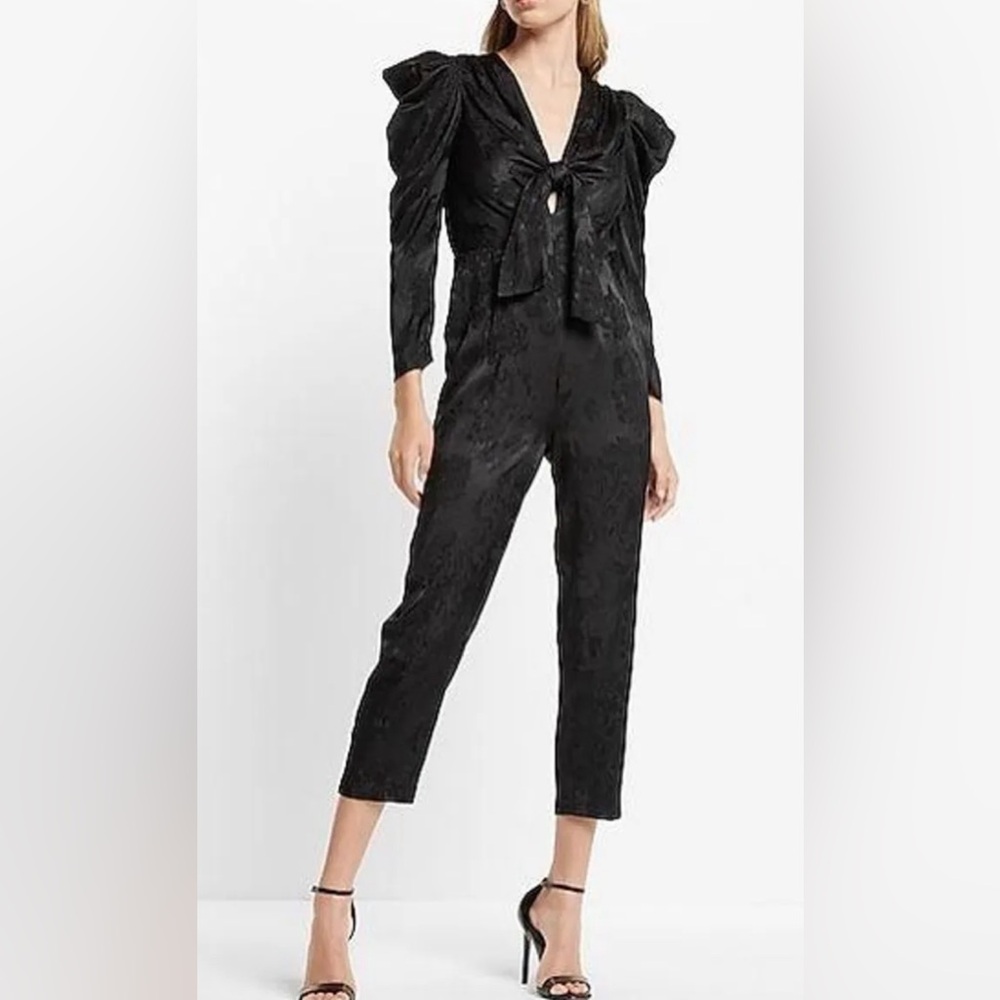Express black jumpsuit 💕